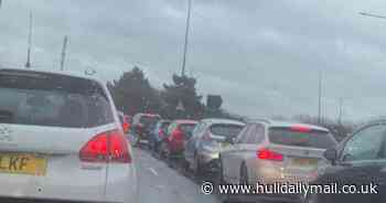 Traffic chaos and gridlock at Kingswood Retail Park - live updates - Hull Daily Mail