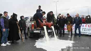 Farmers in Greece determined to block highways to protest rising energy costs