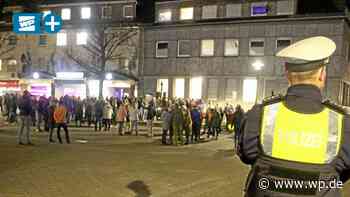 Meschede: Demonstranten und Spaziergänger mit Pizza-Brötchen - WP News