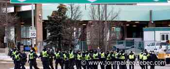 Une douzaine d'arrestations au pont Ambassador, le blocus levé