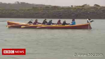 New gig boat launched in Cornwall - BBC News