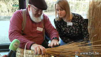 Imkers leren de kunst van het vlechten van bijenkorven in Genk - TV Limburg
