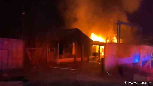 AFD responds to fire at abandoned buildings in south Austin