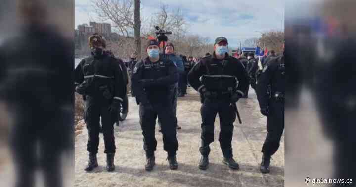 Anger, frustration over how Edmonton police handled counter-protest and convoy noise: councillor - Global News
