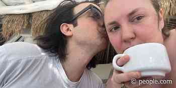 Lena Dunham Jokes She Has an 'Instagram Husband' While on Vacation with Luis Felber - PEOPLE