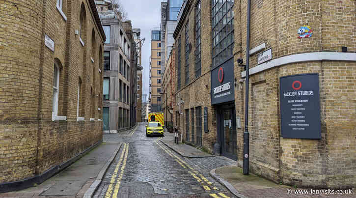 London’s Alleys: Bear Gardens, SE1
