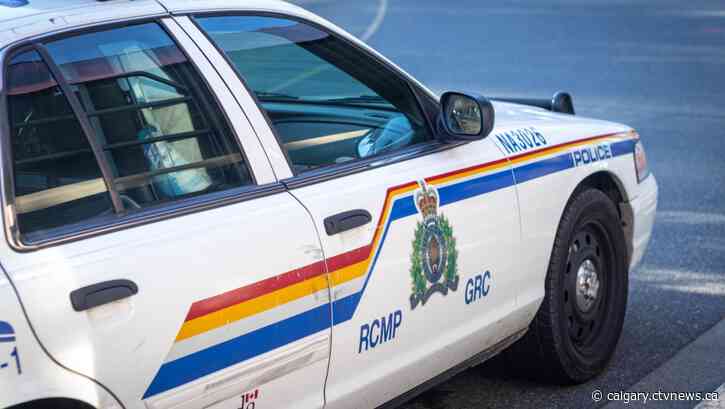 Alberta RCMP arrest 11 people near Coutts border blockade, seize weapons