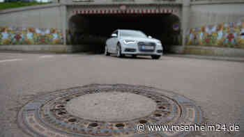 Erhebliche Gefahr für Verkehr und Fußgänger: Unbekannter entfernt Gullideckel in Kolbermoor