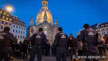 Dresden: Journalisten bei Coronademonstration angegriffen - DER SPIEGEL