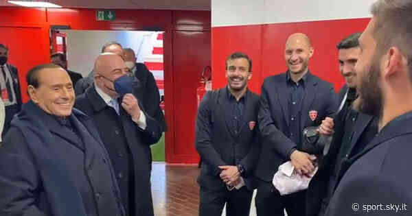 Silvio Berlusconi torna allo stadio per Monza-Spal ed è show negli spogliatoi. VIDEO - Sky Sport