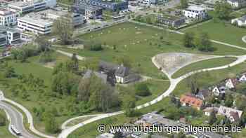 Einsatz im Augsburger Sheridanpark: Feuerwehr rettet Jungen von Baum