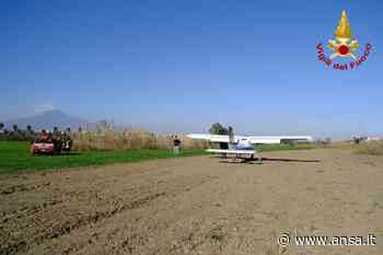 Aereo atterra fuori pista a Catania, illeso pilota - Ansa