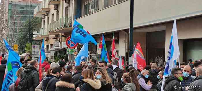 Pfizer: presidio davanti sede Confindustria a Catania - Sicilia - Ansa