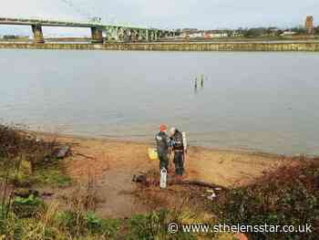 Police divers search near Runcorn Bridge after second 'murder arrest' - St Helens Star