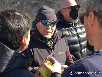 Vasco in vacanza sul Garda: autografi e selfie con i fan - Prima Brescia