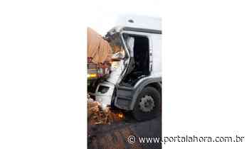 Acidente entre dois caminhões deixa um homem ferido em Imbituba - Portal AHora