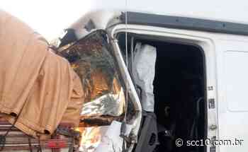 Acidente entre dois caminhões deixa uma pessoa ferida em Imbituba Foto - SCC10