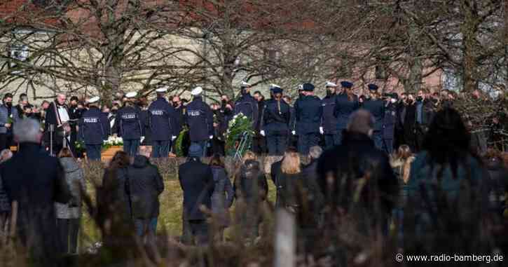 Hunderte trauern um getöteten Polizisten