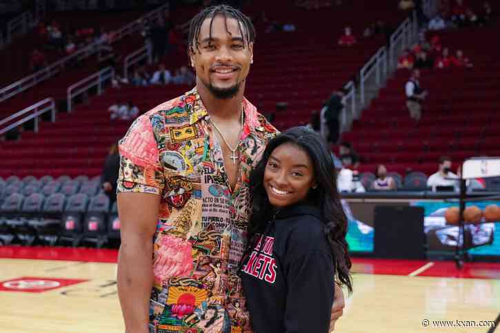 'Woke up a fiancee': Simone Biles, Jonathan Owens are engaged