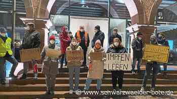 Bislang weit in der Unterzahl: Abiturient organisiert Protest gegen Calwer Lichterspaziergänger