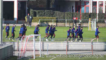 Münchner Promi taucht beim Abschlusstraining des FC Bayern auf - er teilt seine unschöne Beobachtung