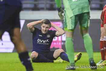 Anderlecht grijpt door blunder in slotfase naast zege tegen Standard - De Standaard