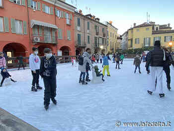 Nel “salotto buono” di Fossano con i pattini da ghiaccio - La Fedeltà