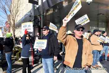 Steelworkers union protests at Marathon HQ - Tiffin Advertiser Tribune