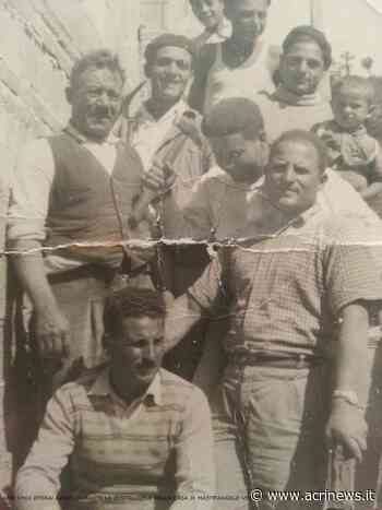Acri in copertina - Operai acresi all'opera, 1955 - Acri News.it - Acrinews.it