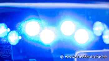 Autofahrer überschlägt sich mehrfach bei Flucht vor Polizei - Süddeutsche Zeitung