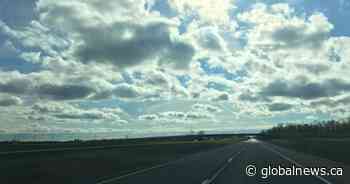 Solidarity convoy leaves Highway 402 east of Sarnia, Ont.: Lambton OPP - Global News