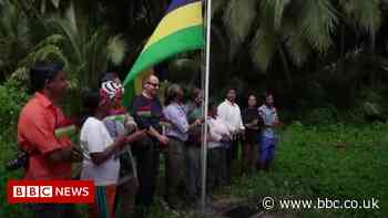 Chagos Islands: Mauritian flag raised on British-controlled archipelago