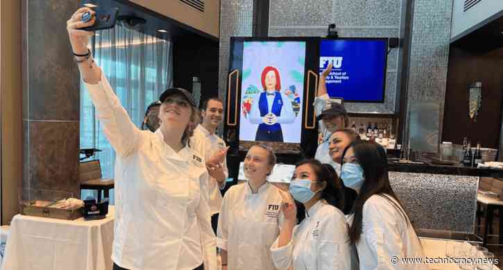 Robot Bartender: 120 Cocktails Per Hour And Tells Bad Jokes