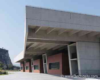 Multi-function Hall in Qinglongshan Park / Architecture School of Southeast University + Atelier XÜK - ArchDaily