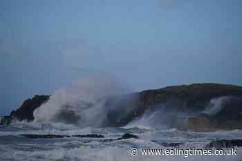 Storm Dudley arrives in UK bringing 80mph winds and heavy downpours - Ealing Times