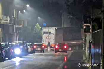 Saronno, tir bloccato fra via Don Monza e via San Michele - ilSaronno