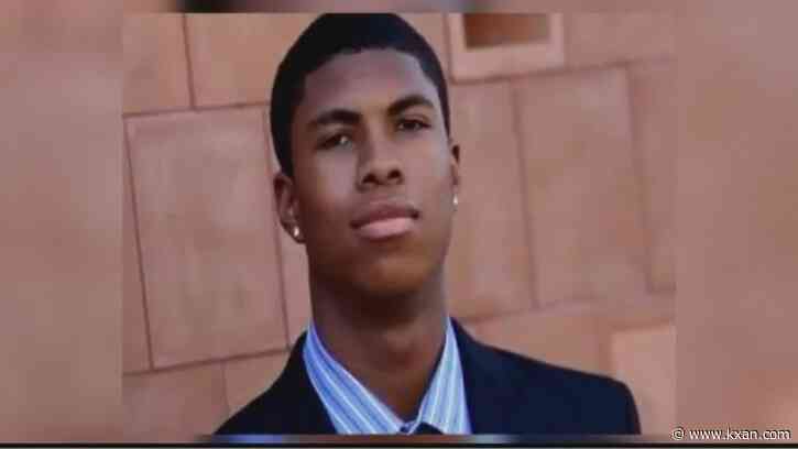Parents of Bakari Henderson, Texan killed in Greece in 2017, return for retrial
