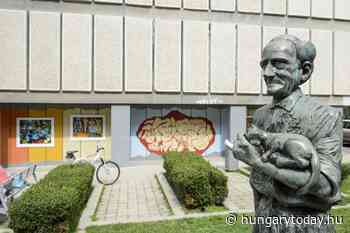 Exhibition of Hungarian Roma Painter's Works Opens in Brussels - Hungary Today