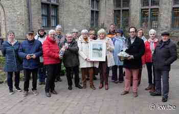 Kunstenaarsgroep 't Zonnepalet uit Veurne overhandigt prijs aan winnares van hun zoektocht - KW.be - KW.be