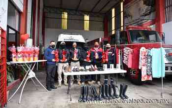 [Video] Bomberos de Coatepec realizan venta de garage para pagar salarios - Diario de Xalapa