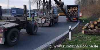 A4 bei Engelskirchen: Polizei stoppt überladenen Holztransporter - Kölnische Rundschau