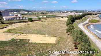 Scorie industriali da rimuovere a Crotone, la partita non è ancora chiusa - Gazzetta del Sud - Edizione Catanzaro, Crotone, Vibo