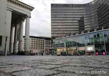 Politie houdt betogers met messen tegen in centrum Brussel - BRUZZ