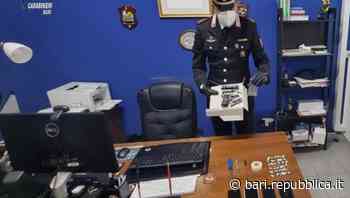 Bari, lanciano dal terrazzo cocaina e pistola per sfuggire ai controlli: 4 arresti - La Repubblica