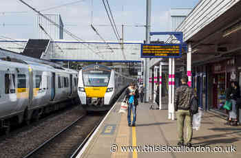 Storm Eunice: Thameslink urges passengers to avoid travelling