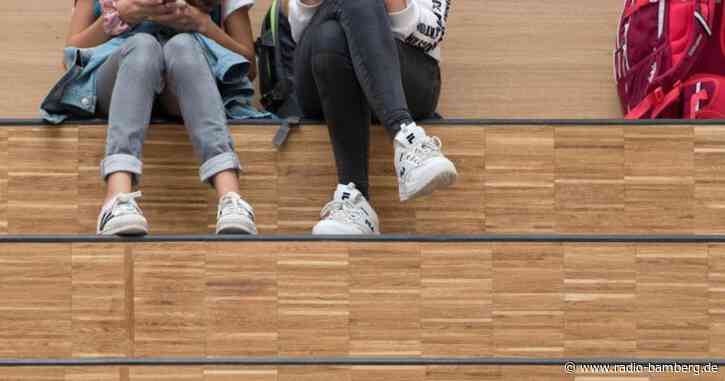 Zwischenzeugnisse erhitzen Gemüter: Verleihung am Freitag