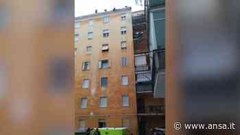 Cecina, donna minaccia di gettarsi nel vuoto: salvata dalla polizia - Italia - Agenzia ANSA