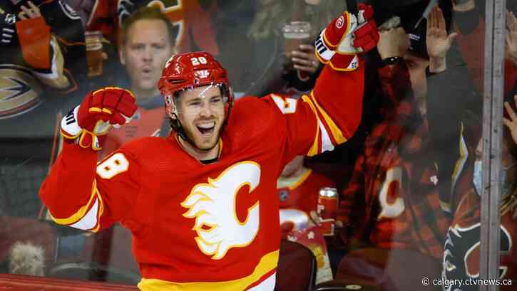 Elias Lindholm extends goal streak to 6 games in win over Anaheim