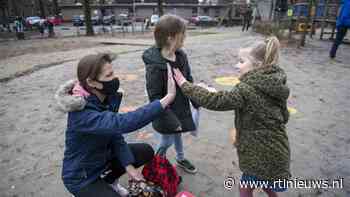 Ouders mogen school weer in bij halen en brengen van kinderen - RTL Nieuws