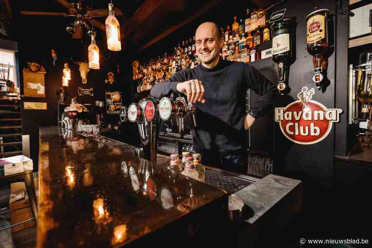 Uitbater Café Bar Popular heropent voor derde keer in twee jaar tijd: “Hoog tijd dat we er weer kunnen invliegen”